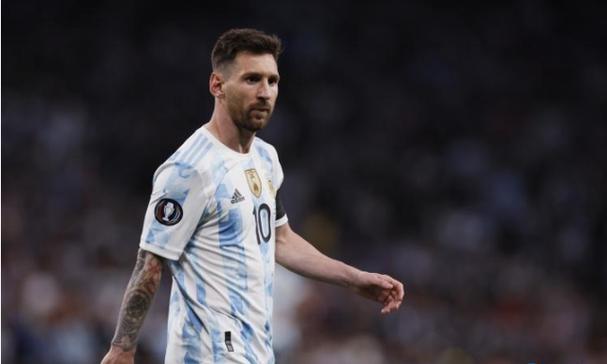 曼联引援瞄准狼队巴西中场若昂·戈麦斯，争夺战激烈狼队难留核心球员，鲁本·阿莫林新体系需要戈麦斯拼图才能完整